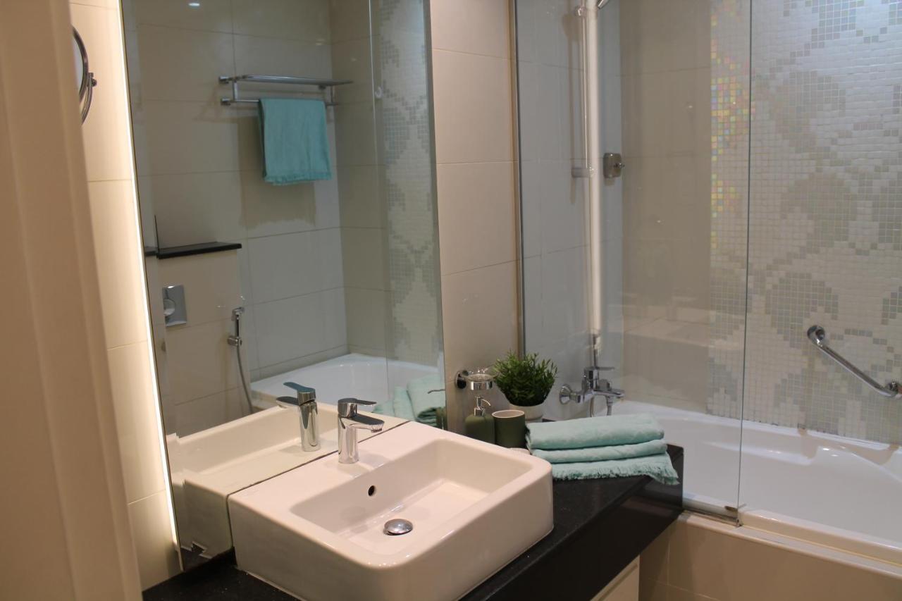 Spacious One Bedroom Close To Burj Khalifa, Dubai Mall In Business Bay Exterior foto